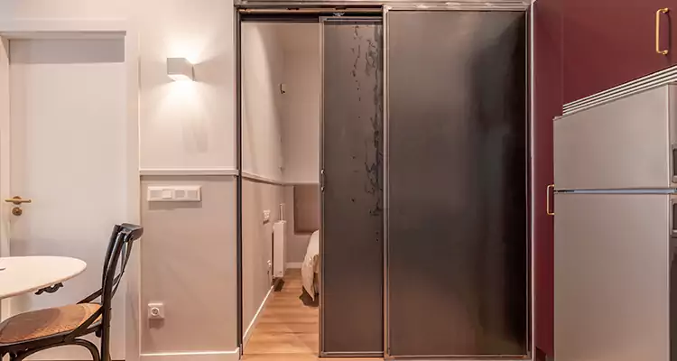 We Fix Closet Sliding Door in Northdale, FL 